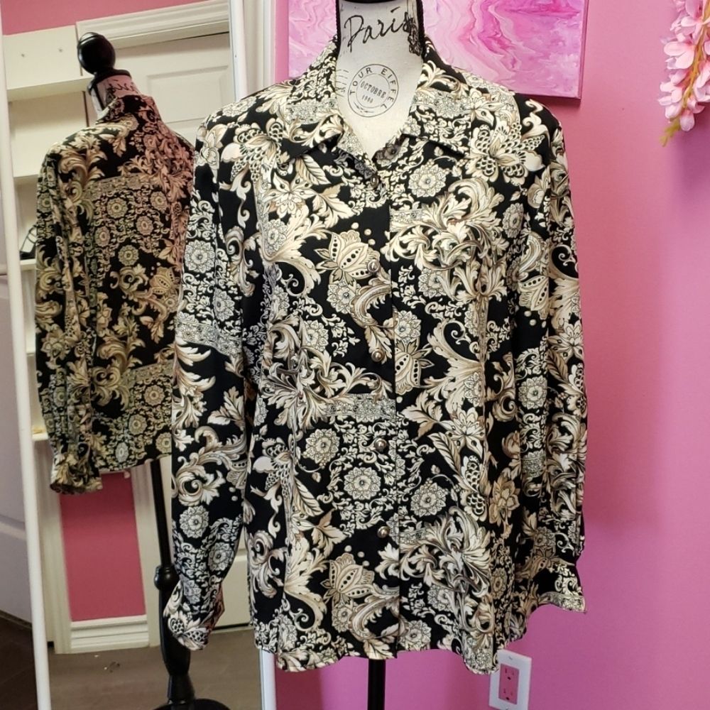 NWOT 💟 Cleo Paisley Print Shirt Blouse Top